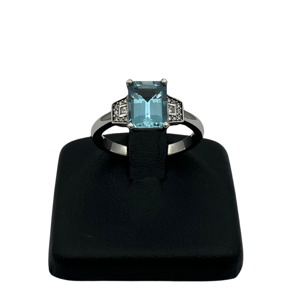2.16ct Aquamarine and Diamond Ring in platinum - Daisy exclusive Jewellers