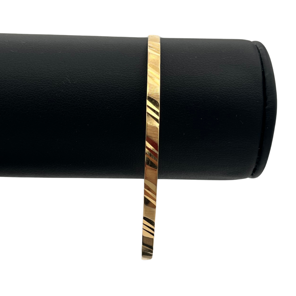 Vintage Italian 18k yellow gold flat bangle with hashmark motif (3.2mm wide) - Daisy exclusive jewellers