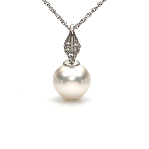 0.08CT Diamond and 11 mm Pearl 18K White Gold Pendant + Montreal Estate Jewelers